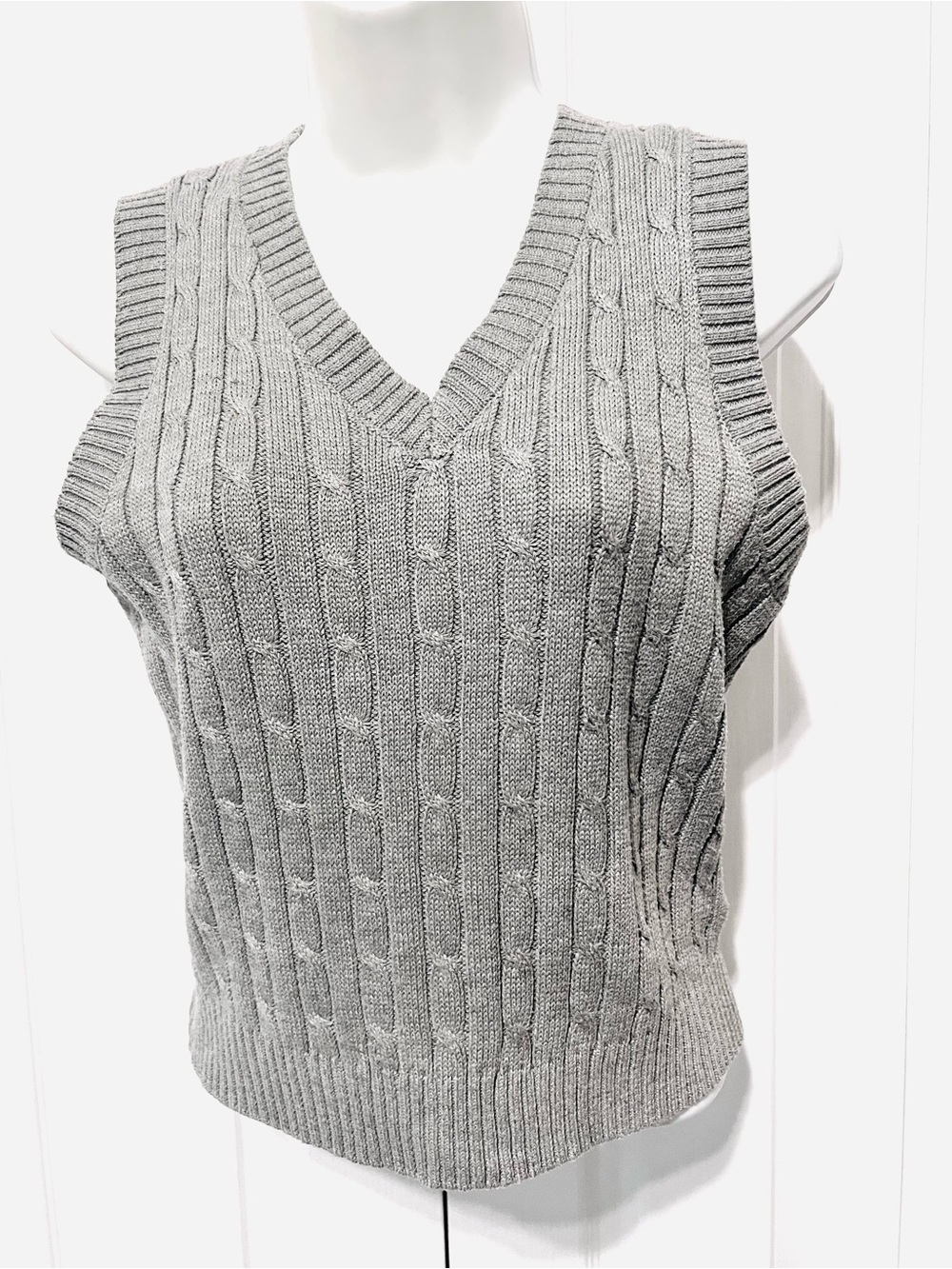 Love Tree Gray Cable-Knit V-Neck Sweater Vest